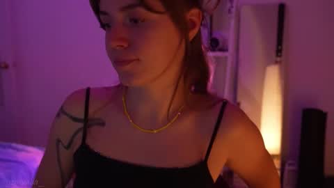 Snapshot of _sensualia_ chatting on September 11, 7:03 pm Lia online show from September 11, 7:03 pm