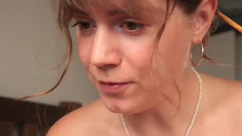 Snapshot of _sensualia_ chatting on January 16, 2:09 am Lia online show from January 16, 2:09 am