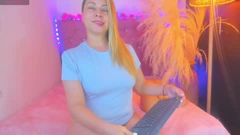 _sexbunny_ online show from April 19, 6:24 am