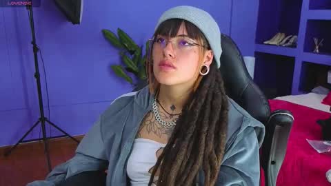 Snapshot of _sharlotte777 chatting on October 17, 5:16 pm _sharlotte777 online show from October 17, 5:16 pm