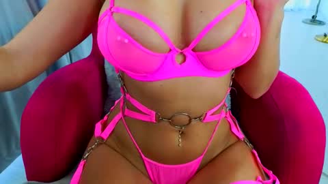 Snapshot of _sinwithme_ chatting on November 2, 9:23 am Jessy online show from November 2, 9:23 am