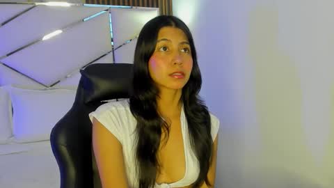 Snapshot of _skinnydoll chatting on September 20, 2:32 am Lana online show from September 20, 2:32 am