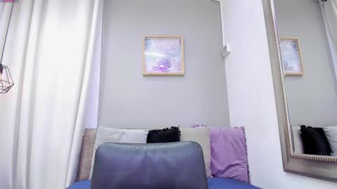 Snapshot of _sofia_cruz chatting on September 27, 7:21 pm    640  200   online show from September 27, 7:21 pm