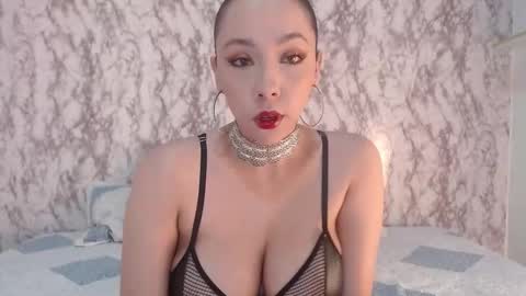 Sofia Parker online show from December 4, 7:06 am