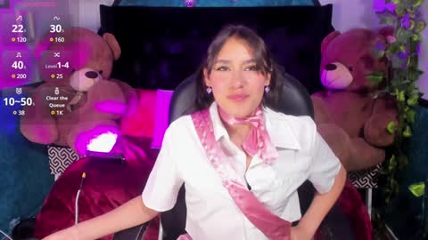 Snapshot of _sophie__miller chatting on January 19, 6:32 pm Sophie online show from January 19, 6:32 pm