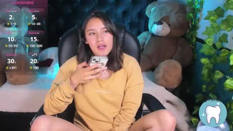 Snapshot of _sophie__miller chatting on March 10, 9:29 pm Sophie online show from March 10, 9:29 pm