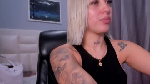 sophie online show from January 5, 10:19 pm