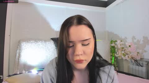 Snapshot of _spicygirl chatting on October 10, 8:47 pm Brittany online show from October 10, 8:47 pm