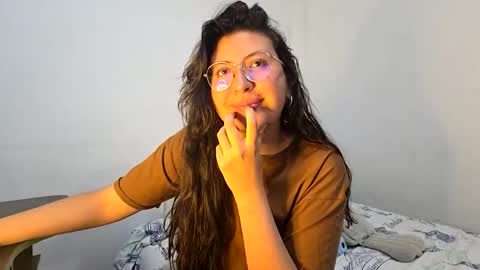 _sweet_melodyy online show from March 4, 11:22 pm