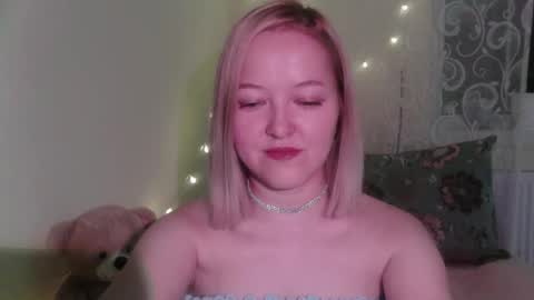 _sweet_smile_ online show from September 29, 9:09 pm