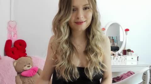 _sweettreat online show from October 24, 1:45 am