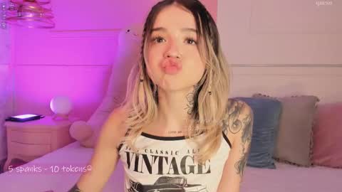 _tammarra_ online show from February 16, 6:08 pm