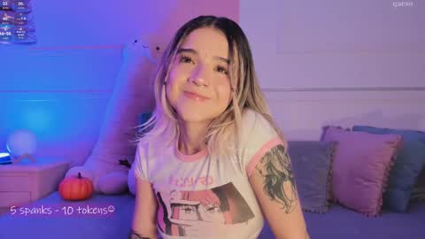 _tammarra_ online show from November 8, 6:02 pm