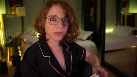 Snapshot of _the_sun_ chatting on February 28, 10:06 pm Evi online show from February 28, 10:06 pm