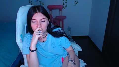 _thesamedaniellatrue_ online show from December 4, 7:14 pm