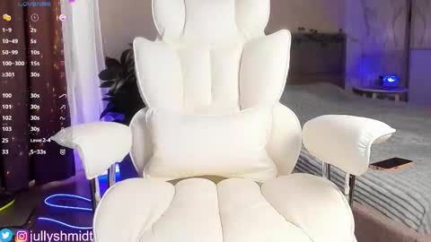 Julia online show from February 20, 5:39 am