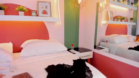 Snapshot of _valeryboobs_ chatting on October 17, 1:03 pm _valeryboobs_ online show from October 17, 1:03 pm