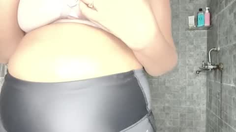 Snapshot of _vanshika_0 chatting on November 1, 11:47 am _vanshika_0 online show from November 1, 11:47 am