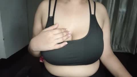 Snapshot of _vanshika_0 chatting on September 28, 7:19 pm _vanshika_0 online show from September 28, 7:19 pm