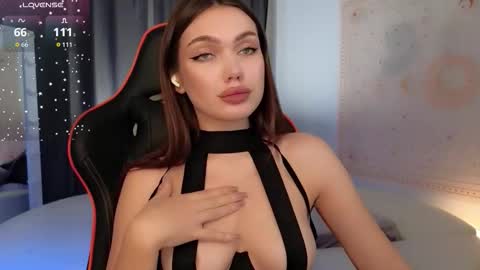 Vickie online show from September 15, 11:51 am