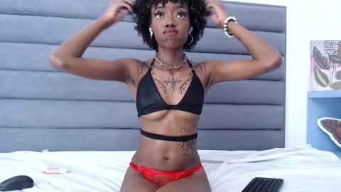 _violet_moon1 online show from March 1, 9:59 pm