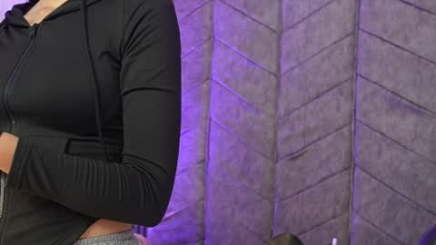   online show from April 9, 8:03 pm