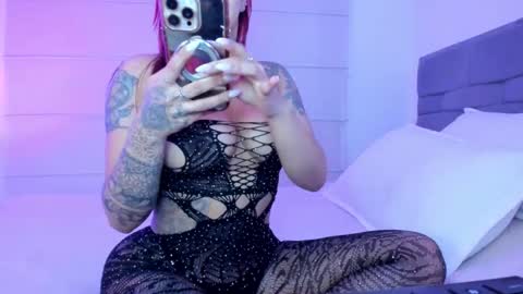 INSTAGRAM pinzon viviana online show from February 26, 2:32 am