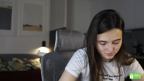 Snapshot of _whoareu_ chatting on October 2, 12:10 pm Kristina online show from October 2, 12:10 pm