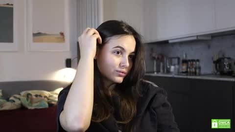 Snapshot of _whoareu_ chatting on October 4, 12:11 pm Kristina online show from October 4, 12:11 pm