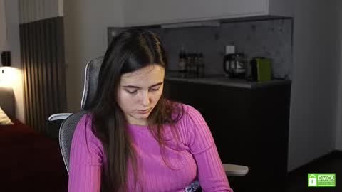 Snapshot of _whoareu_ chatting on October 5, 12:21 pm Kristina online show from October 5, 12:21 pm