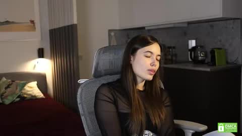 Snapshot of _whoareu_ chatting on October 12, 1:24 pm Kristina online show from October 12, 1:24 pm