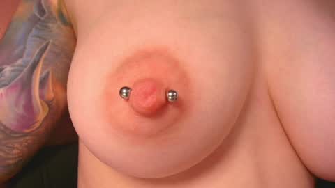 Snapshot of _witch__ chatting on October 25, 9:17 am Enni online show from October 25, 9:17 am