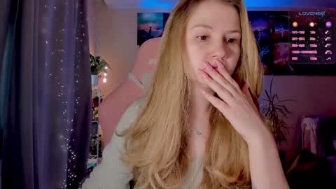 Snapshot of _witch__ chatting on September 17, 6:44 am Enni online show from September 17, 6:44 am