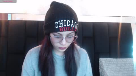 Yuyi online show from January 3, 11:03 am