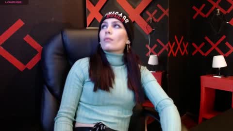 Yuyi online show from January 24, 11:15 am