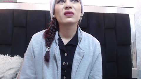 Yuyi online show from January 27, 11:11 am