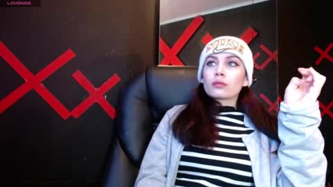 Yuyi online show from January 14, 11:10 am