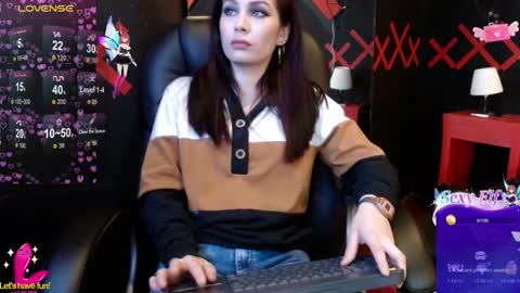 Yuyi online show from January 23, 11:15 am