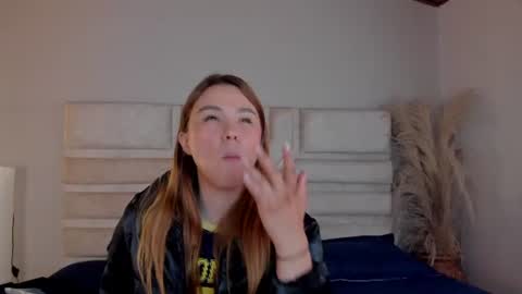 Zoe  online show from July 9, 12:40 pm