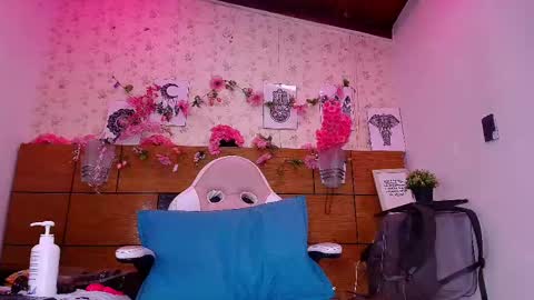 Snapshot of a_aisha chatting on September 20, 1:42 pm Aisha online show from September 20, 1:42 pm