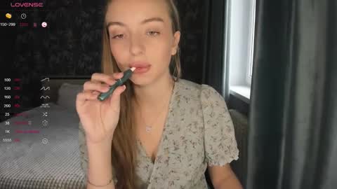 Snapshot of a_delina chatting on September 18, 1:31 pm Adelina online show from September 18, 1:31 pm