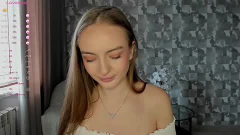 Snapshot of a_delina chatting on March 11, 6:08 am Adelina online show from March 11, 6:08 am