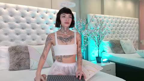 Luni  online show from September 23, 1:20 pm