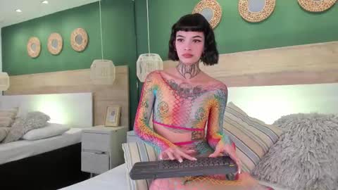 Luni  online show from September 27, 3:52 pm