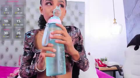  Aaliyah  online show from October 28, 9:08 pm