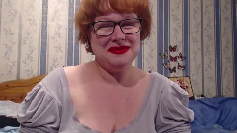 Snapshot of aamarillis chatting on October 2, 12:37 am NINA online show from October 2, 12:37 am