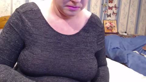 Snapshot of aamarillis chatting on September 19, 5:12 pm NINA online show from September 19, 5:12 pm