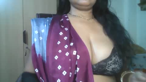Snapshot of aaradhya_sexy_88 chatting on January 15, 9:35 am aaradhya_sexy_88 online show from January 15, 9:35 am