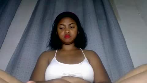 aariciah online show from November 18, 7:37 pm