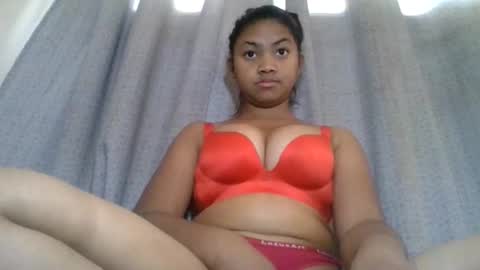 aariciah online show from November 22, 10:07 am